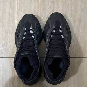 Yeezy 700 V3 “Dark Glow”